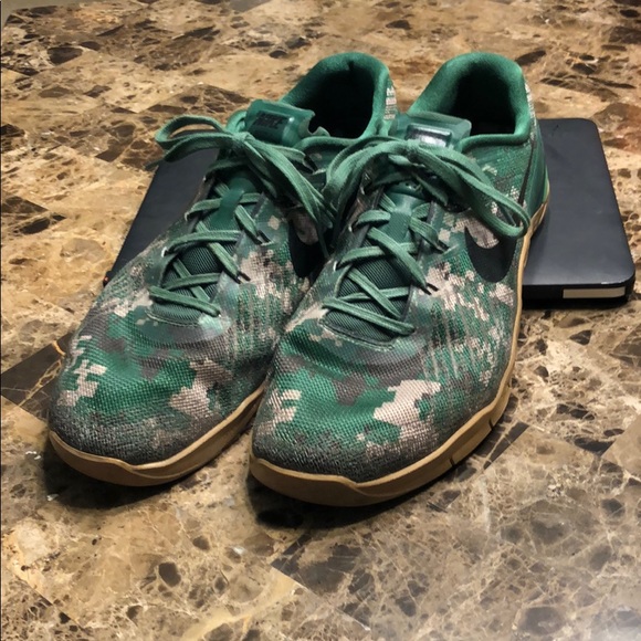 nike metcon camo mens